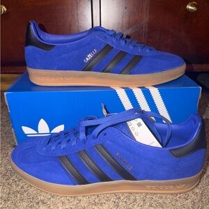 Mens Adidas Gazelle Royal Blue and Black Sneakers size 12